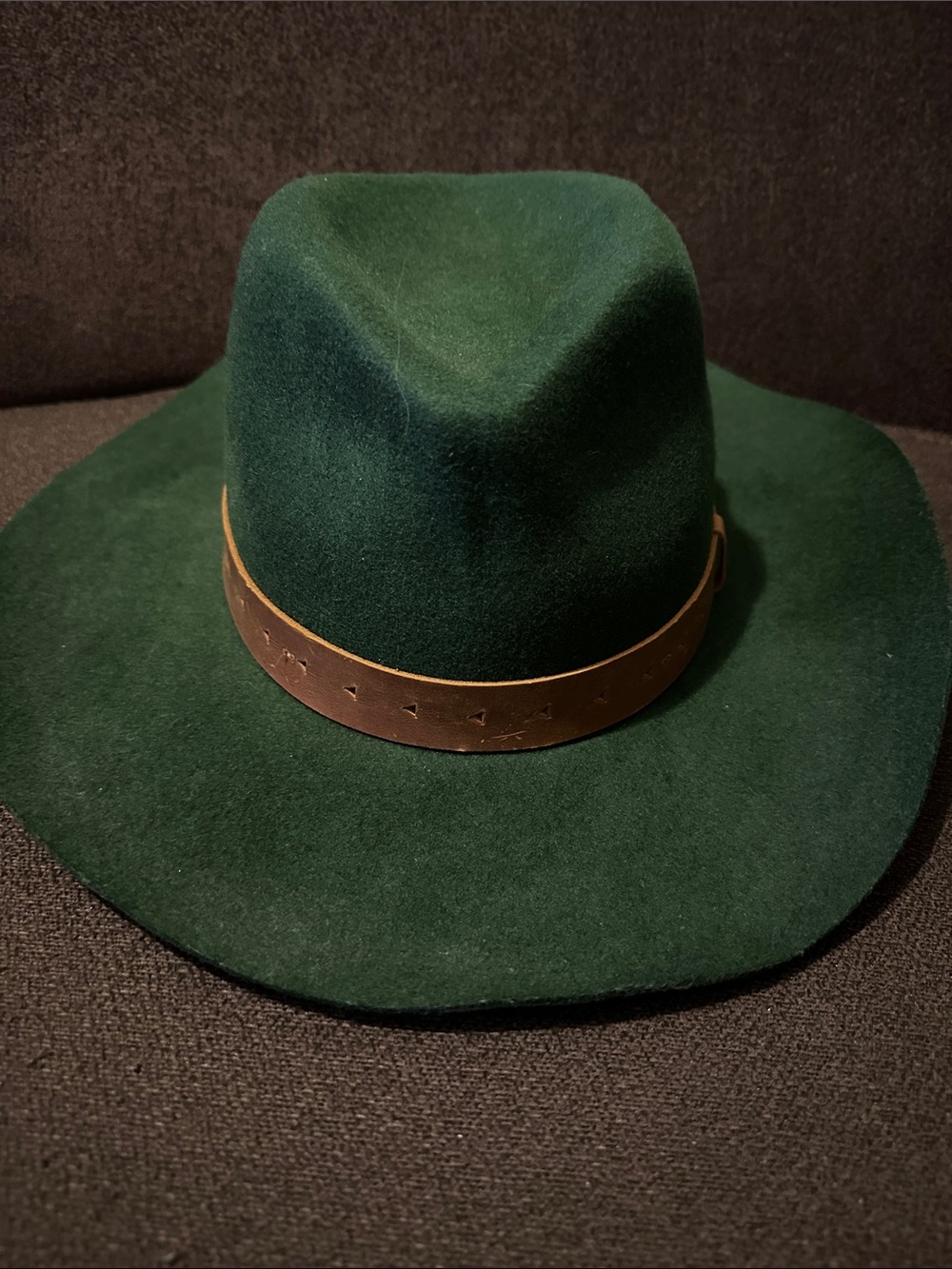 Wyeth Deep Green Felt Fedora with Brown Leather Band. One Size.